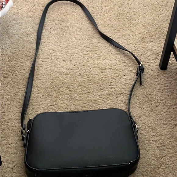 Old Navy Cross Body - Picture 1 of 3